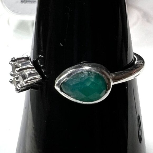 Ring Bomb Party Ring, NWOT, size 7, small green stone on silver color band - Picture 4 of 7